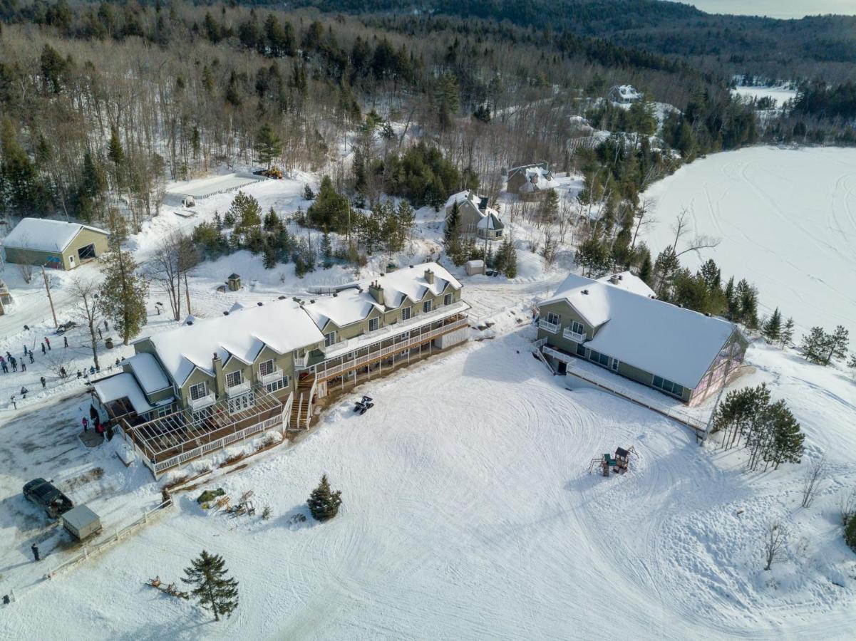 Pourvoirie Du Lac Blanc Saint-Alexis-des-Monts Eksteriør billede