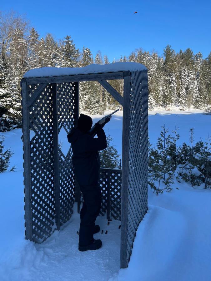 Pourvoirie Du Lac Blanc Saint-Alexis-des-Monts Eksteriør billede