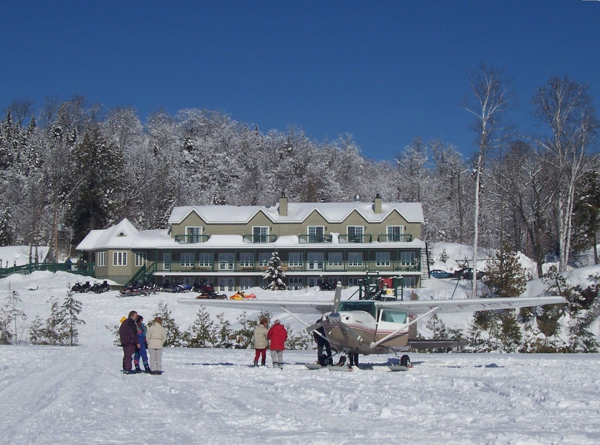 Pourvoirie Du Lac Blanc Saint-Alexis-des-Monts Eksteriør billede